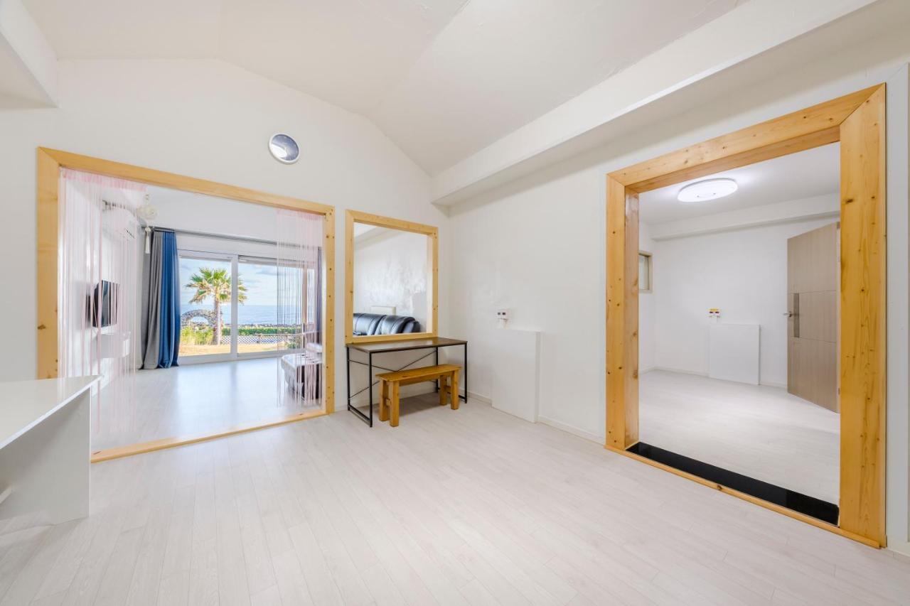 Jeju Turning Point Pension Seogwipo Ngoại thất bức ảnh