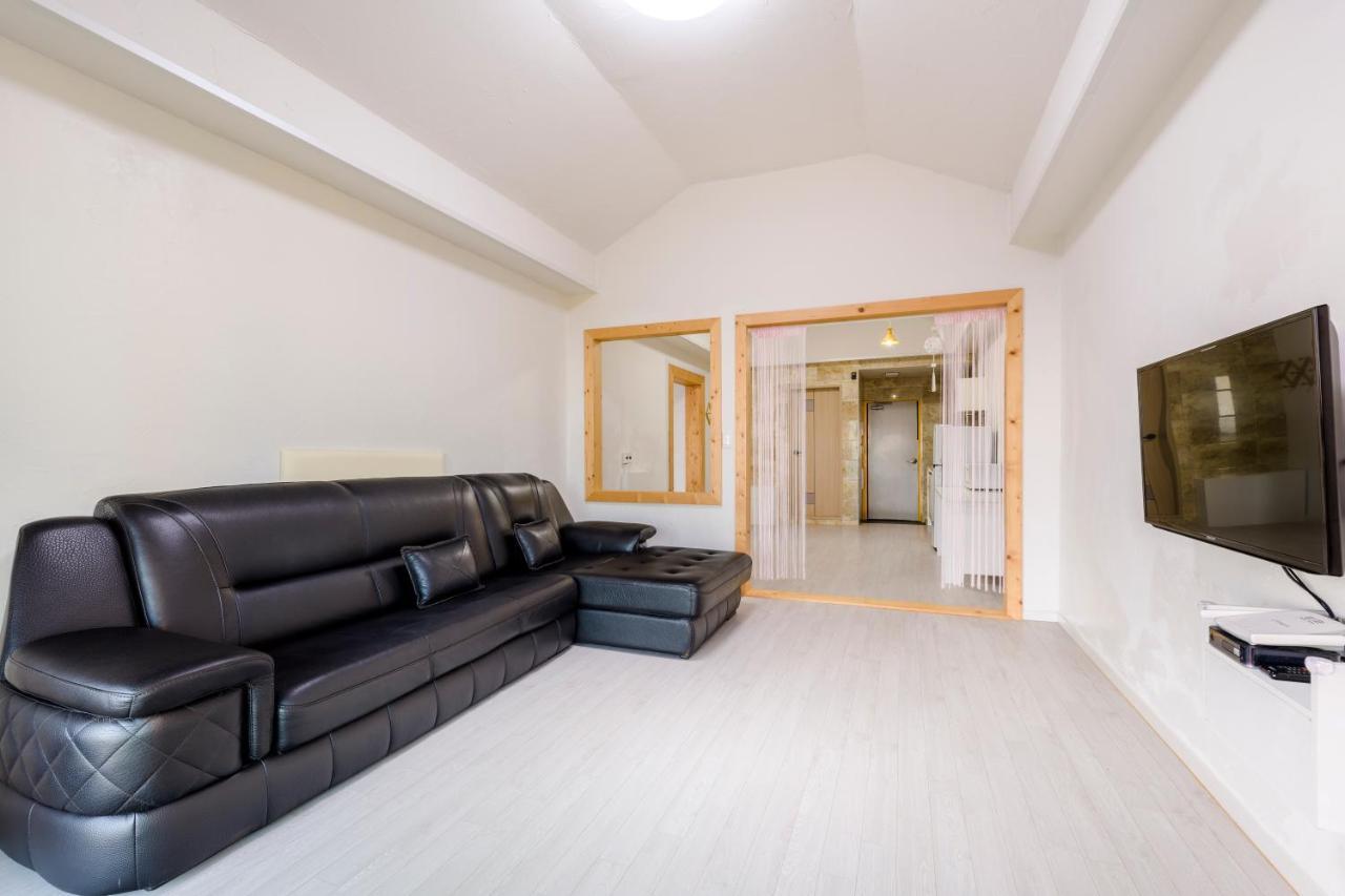 Jeju Turning Point Pension Seogwipo Ngoại thất bức ảnh