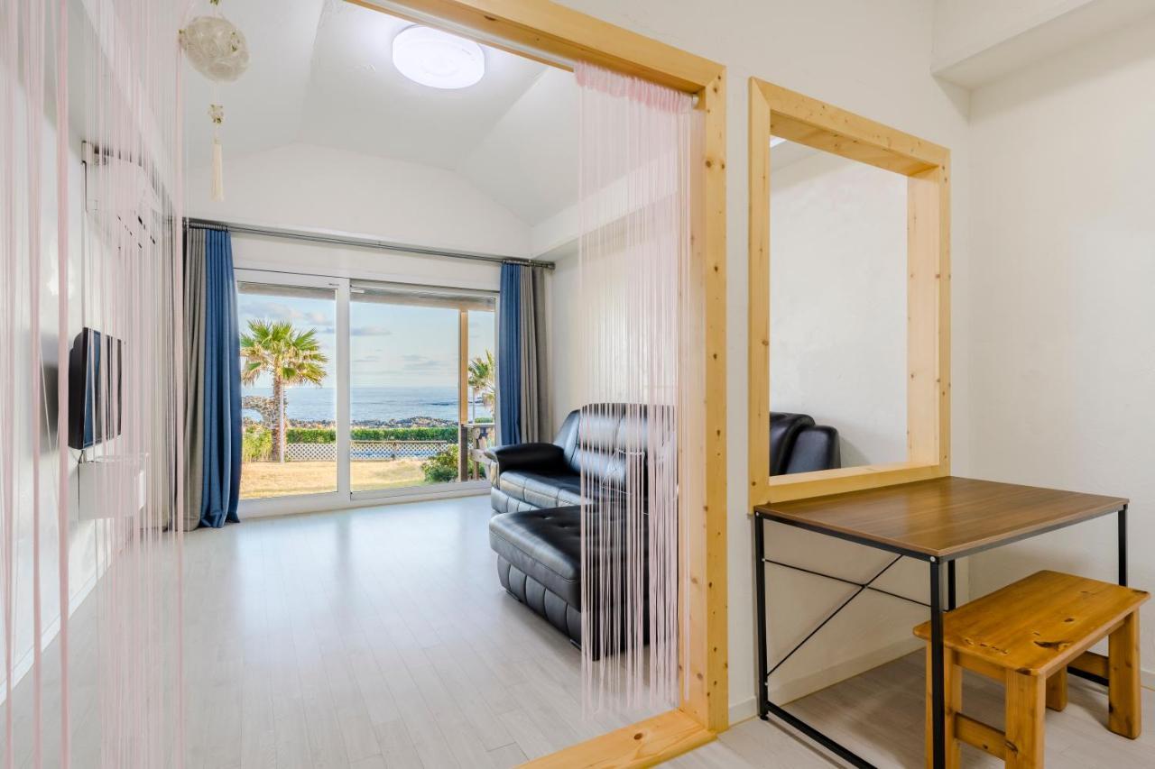 Jeju Turning Point Pension Seogwipo Ngoại thất bức ảnh